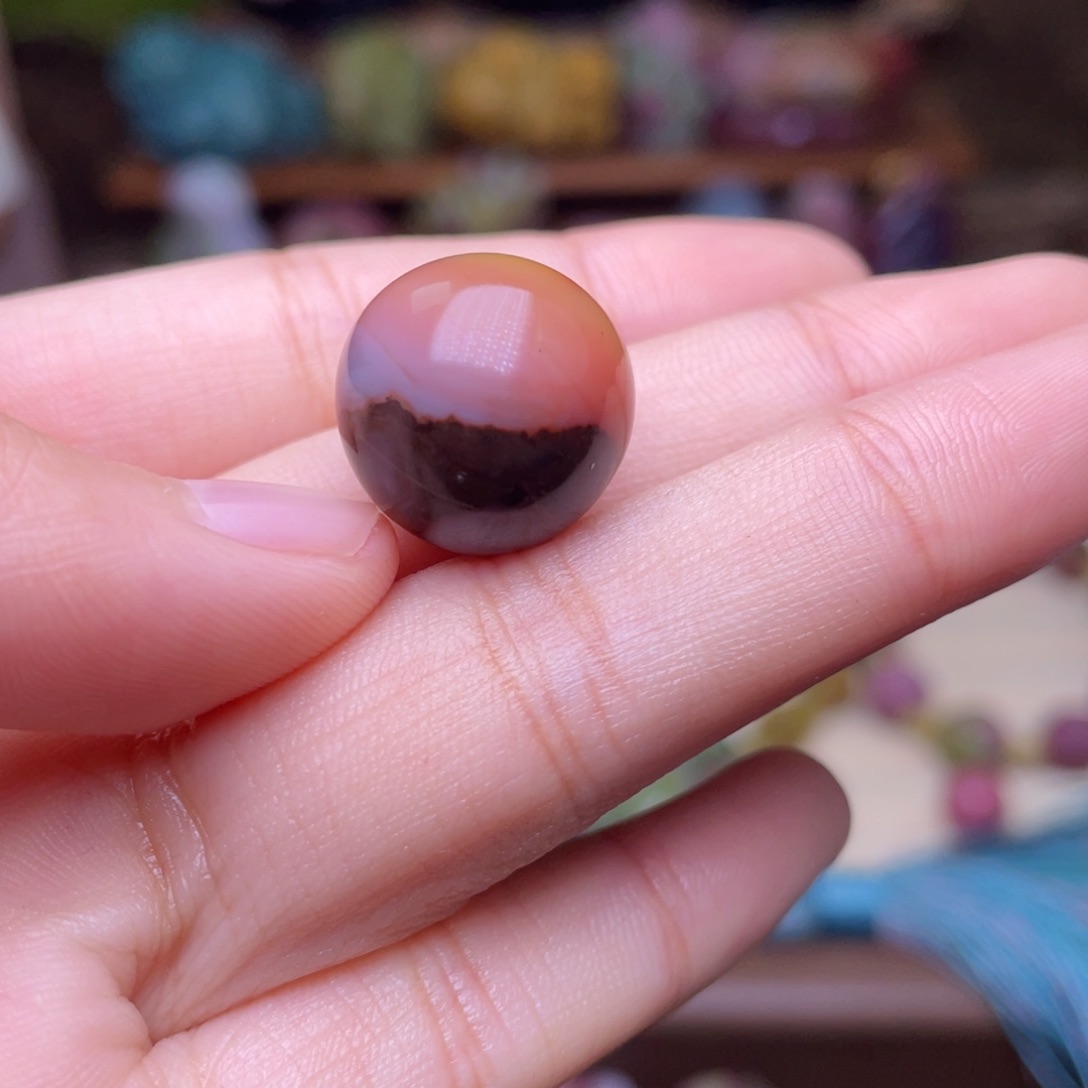 玛瑙/玉髓珠宝半成品未镶嵌五***境盐源玛瑙石包玉稀有珠