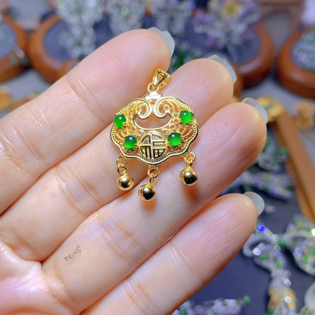 翡翠颈饰银S925镶嵌天然翡翠