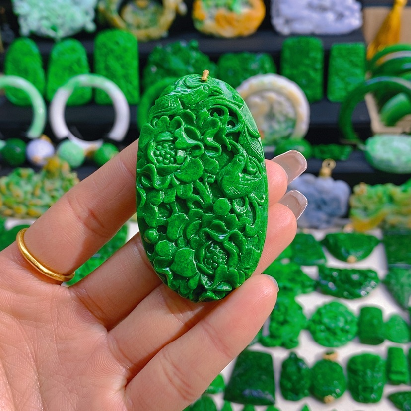 【闪购商品】翡翠颈饰未镶嵌花鸟牌