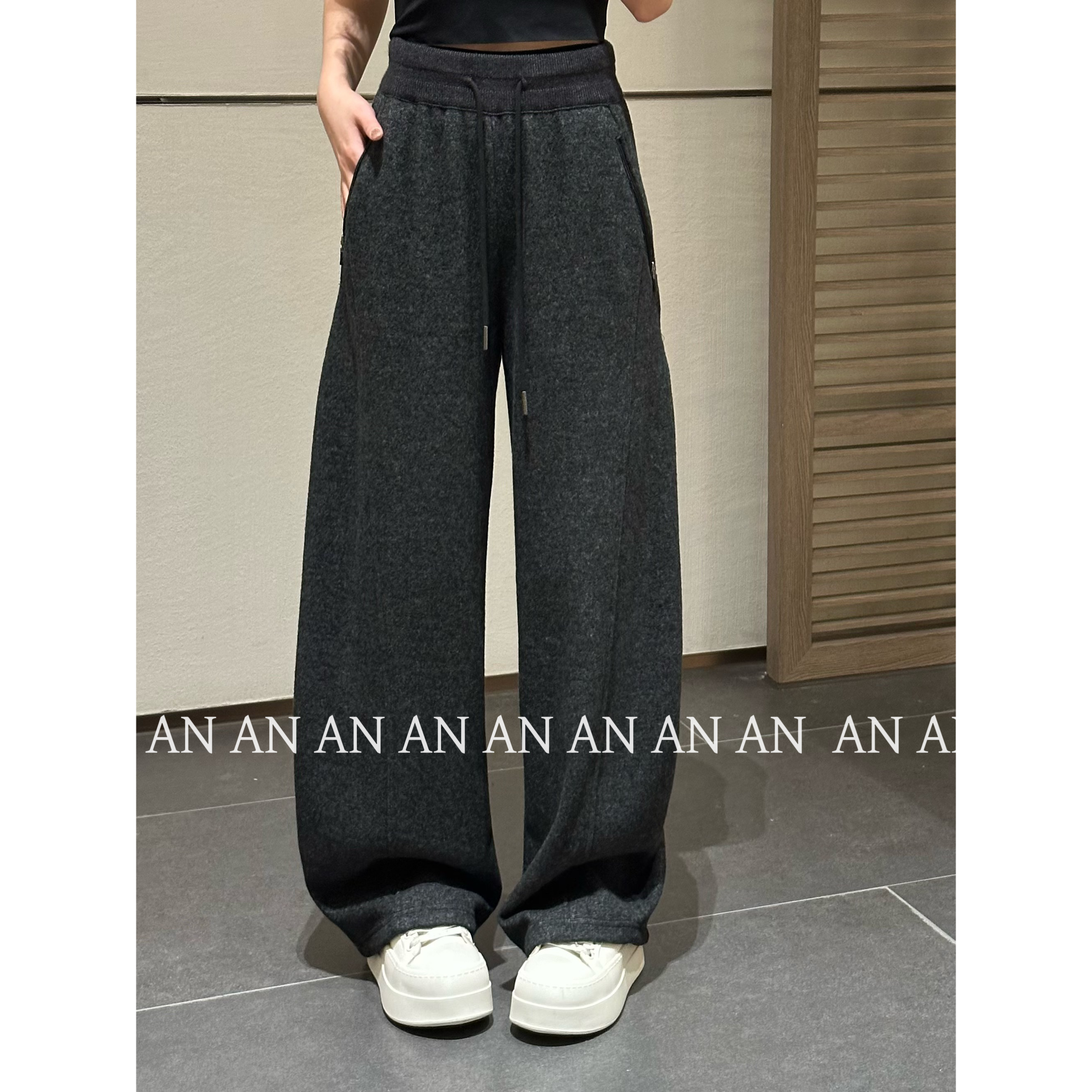 C11023百搭慵懒风垂感宽松显瘦斜线拉链口袋加绒阔腿休闲裤