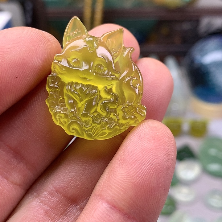 蛇纹石玉挂坠未镶嵌