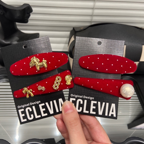 E5172 马上有钱红色小马bb夹边夹侧边发卡高级感新年圣诞头饰精致