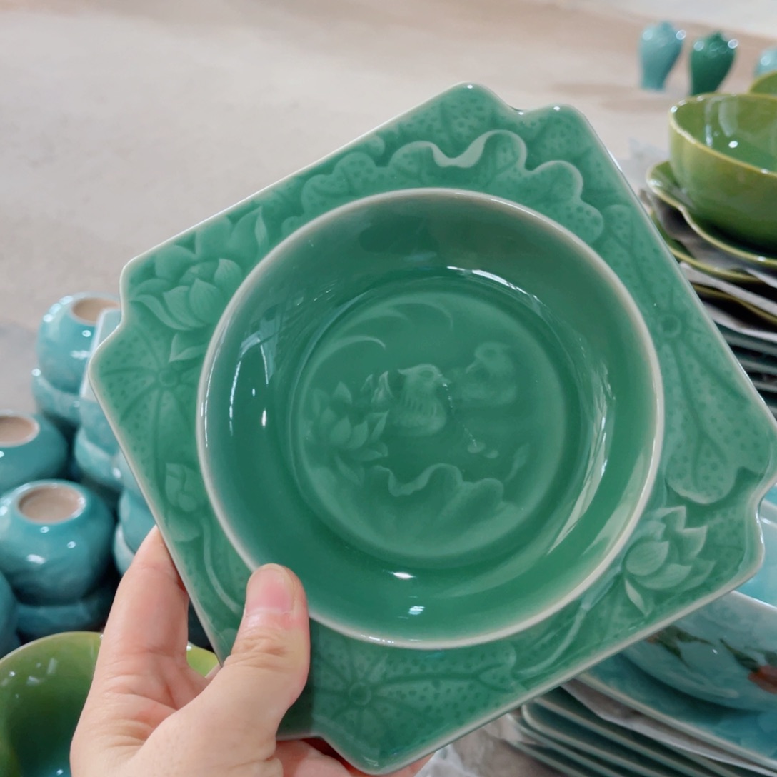 青瓷哈哈哈哈哈哈哈哈哈哈