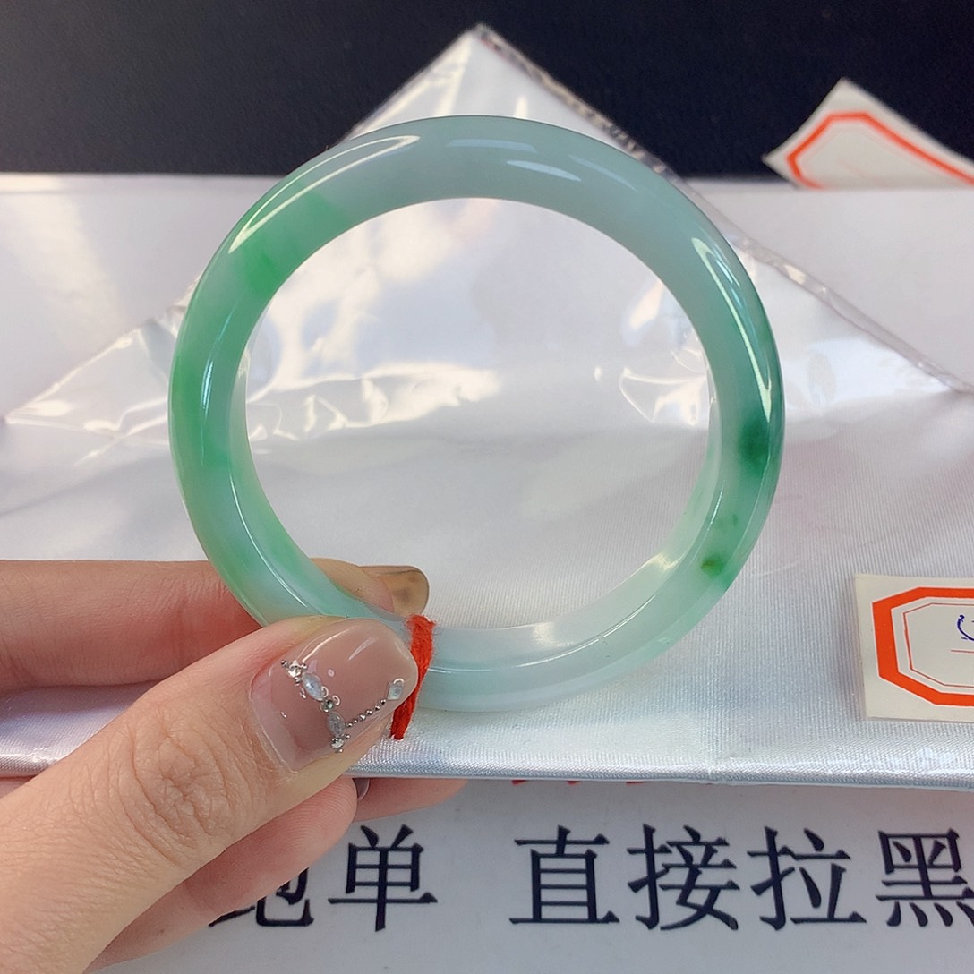 翡翠手镯未镶嵌天然翡翠A货101
