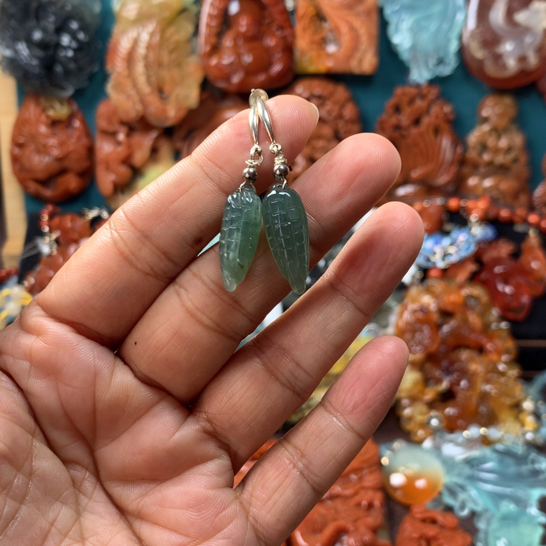 蛇纹石玉耳坠未镶嵌