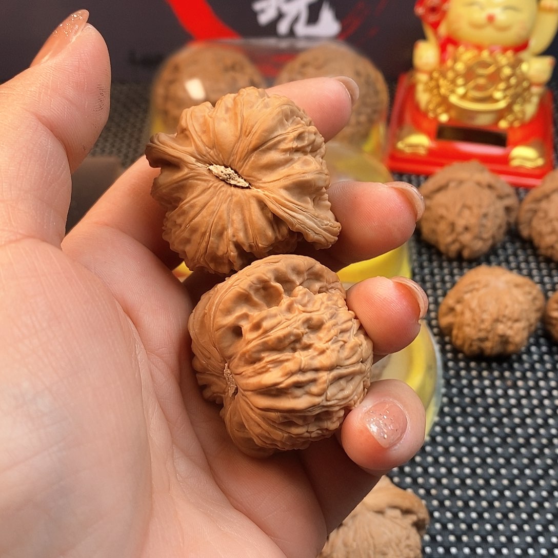 文玩核桃吊坠我**扬45尺白狮子