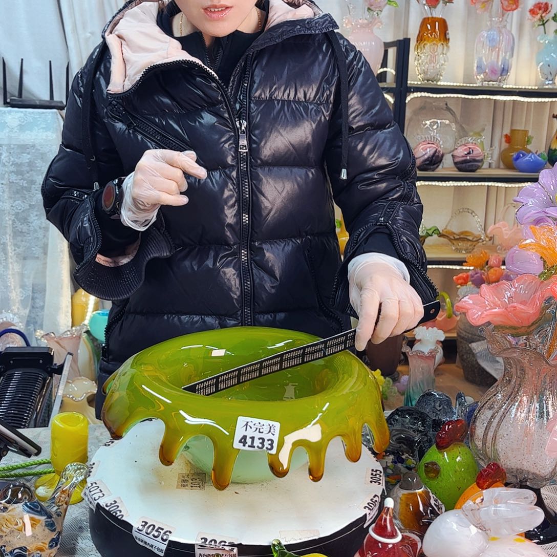 4133 家悦琉璃工艺品不完美