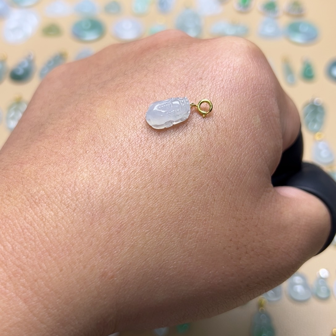 翡翠颈饰18K金镶嵌貔貅