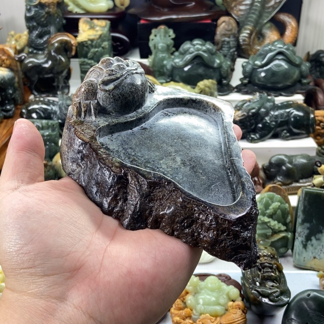 岫岩河磨玉（透闪石质玉）未镶嵌把件