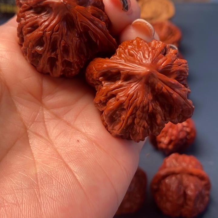 核桃虎头一对，机刷，微瑕款