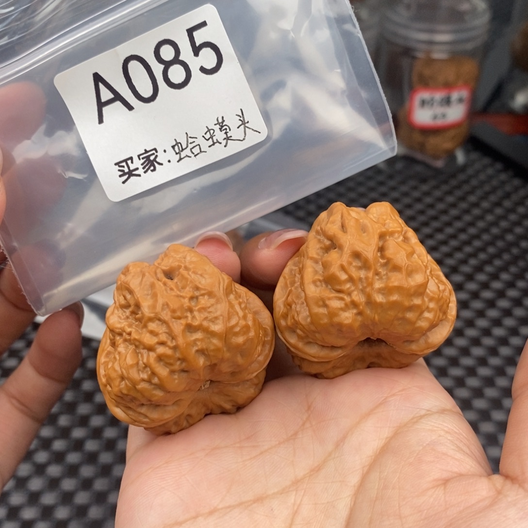 桃核吊坠蛤蟆头打底