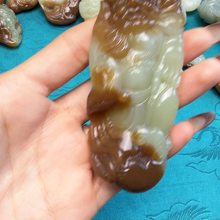 W***起和田玉（糖玉）未镶嵌手链