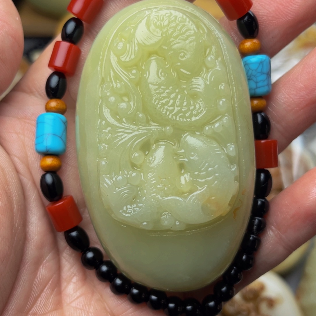 石材方解石手把件鱼