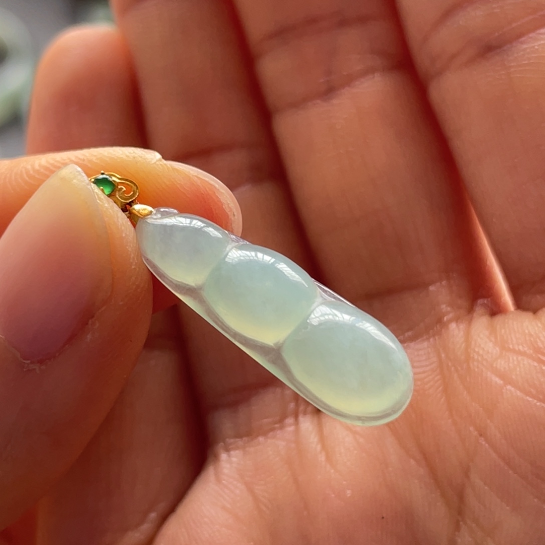 翡翠颈饰18K金镶嵌福豆