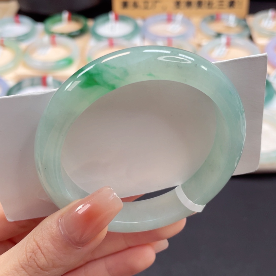 翡翠手镯未镶嵌n***y56.6水润满绿飘阳绿