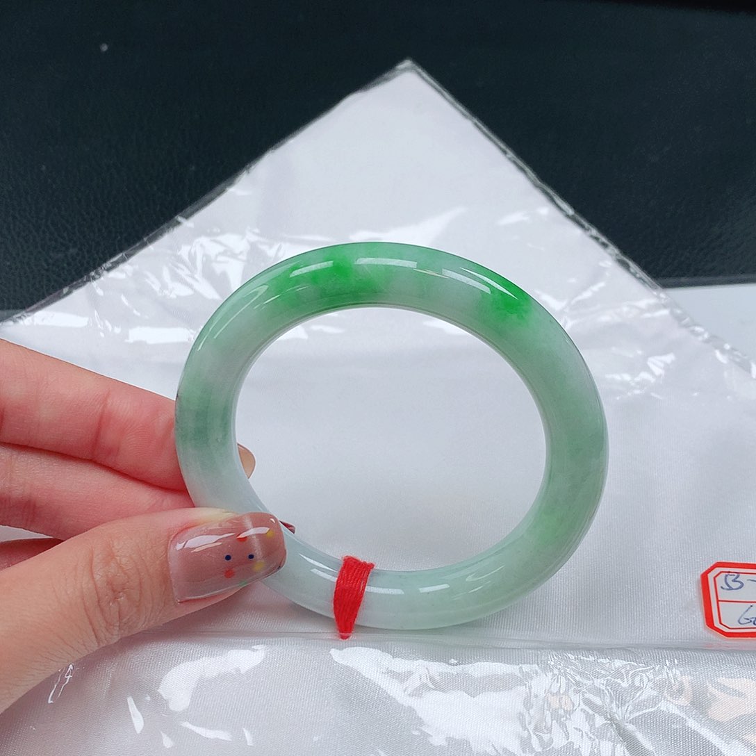 未镶嵌手镯翡翠064