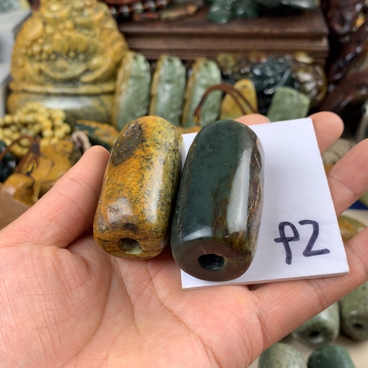 岫岩河磨玉（透闪石质玉）手把件有瑕未镶嵌幸****云