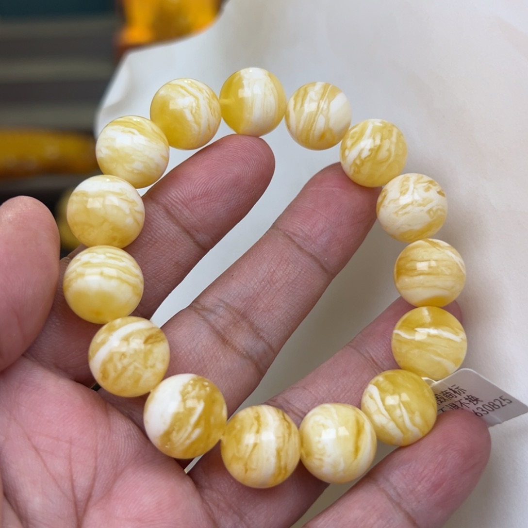 稚***柠蜜蜡未镶嵌珠宝奇石14加23.4克