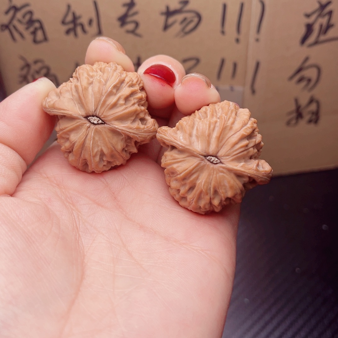 文玩核桃吊坠H****j山地磨38尺