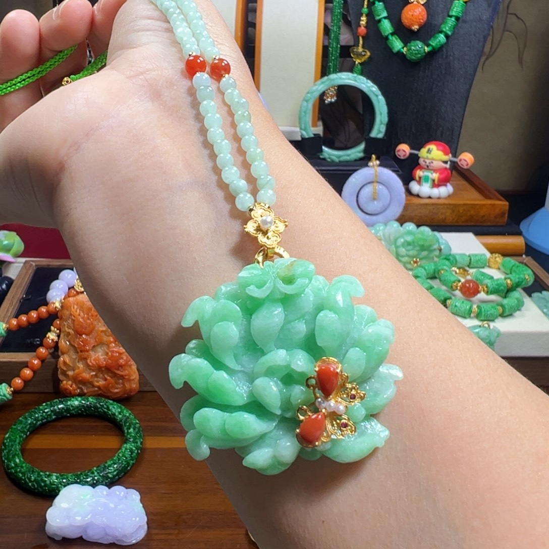 翡翠未镶嵌毛衣链阳绿花花