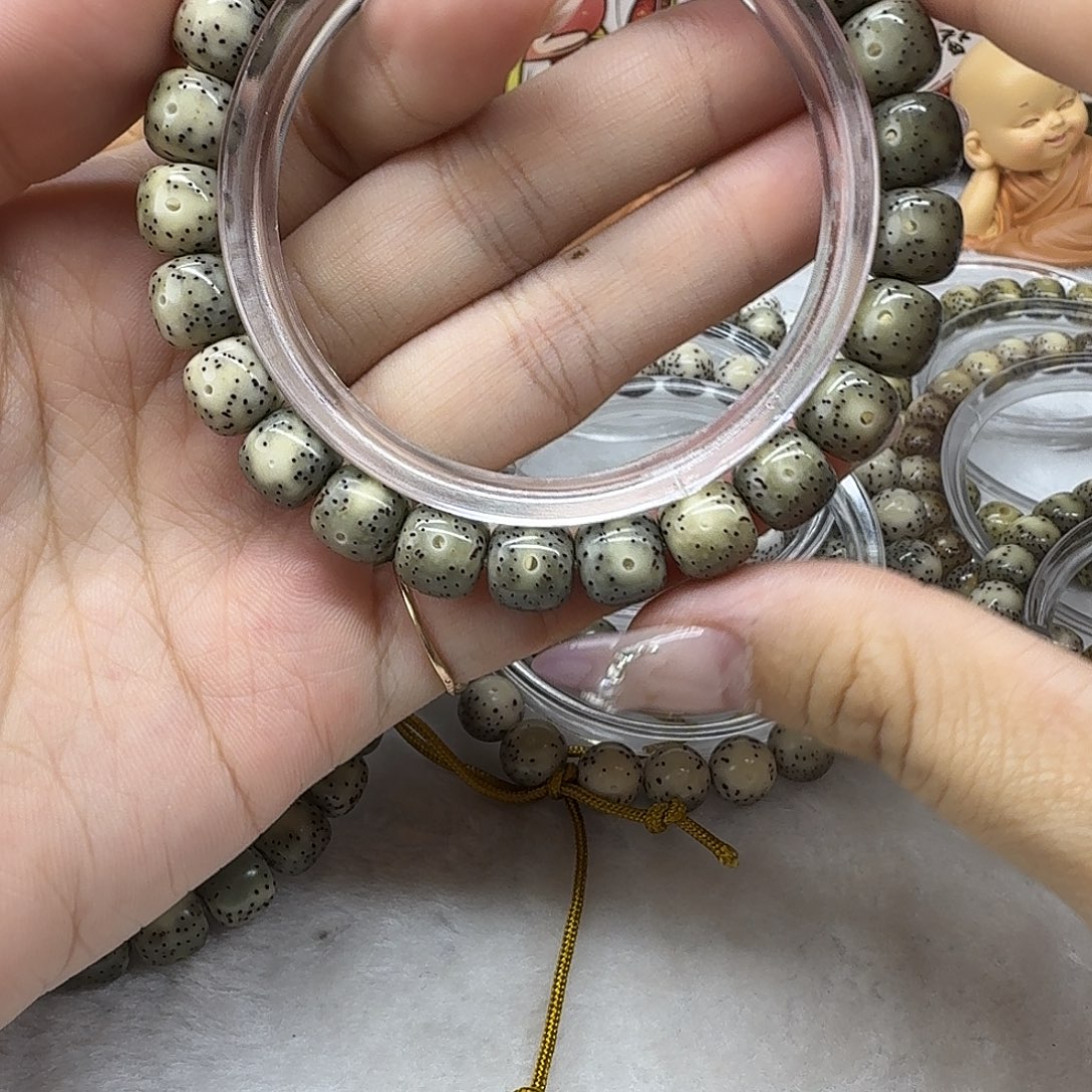 吊坠星月菩提石玉料绿包白9×8