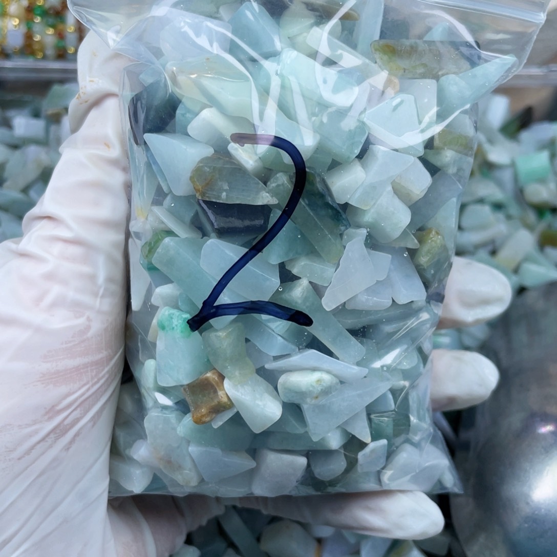 翡翠颈饰未镶嵌翡翠2