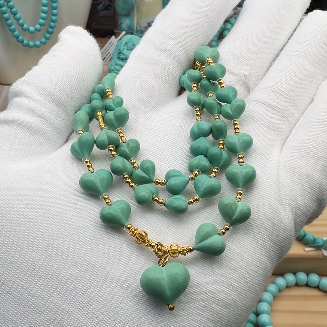 绿松石未镶嵌珠宝奇石