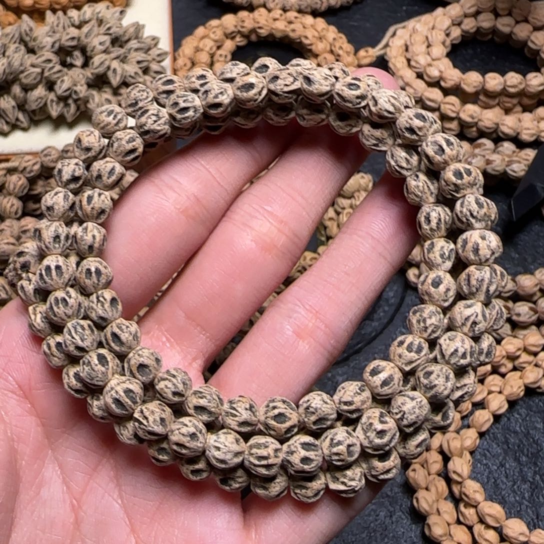 笑***云柏香籽/百香籽吊坠