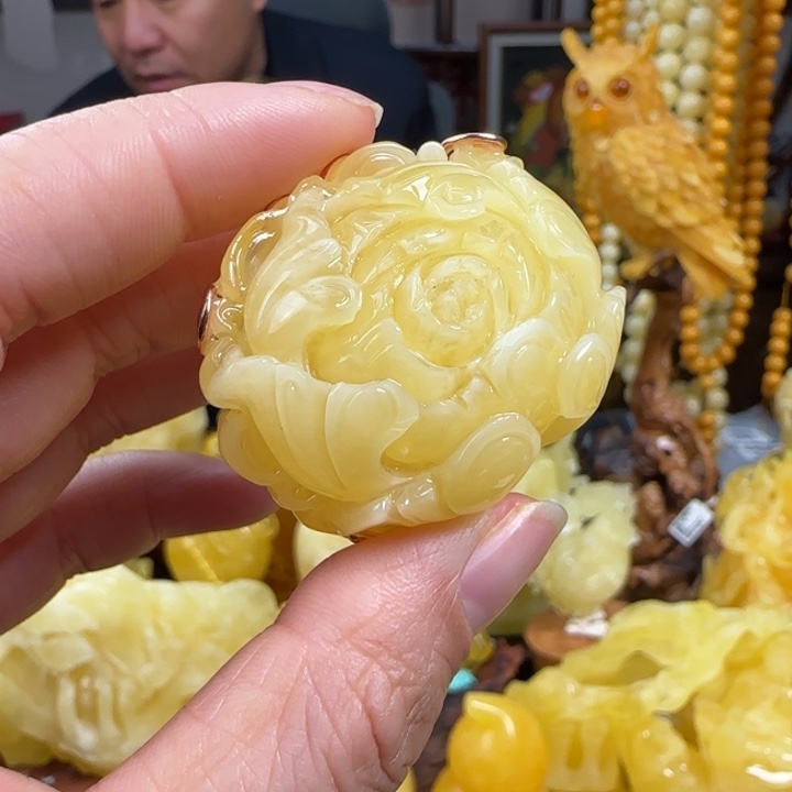 蜜蜡珠宝奇石未镶嵌