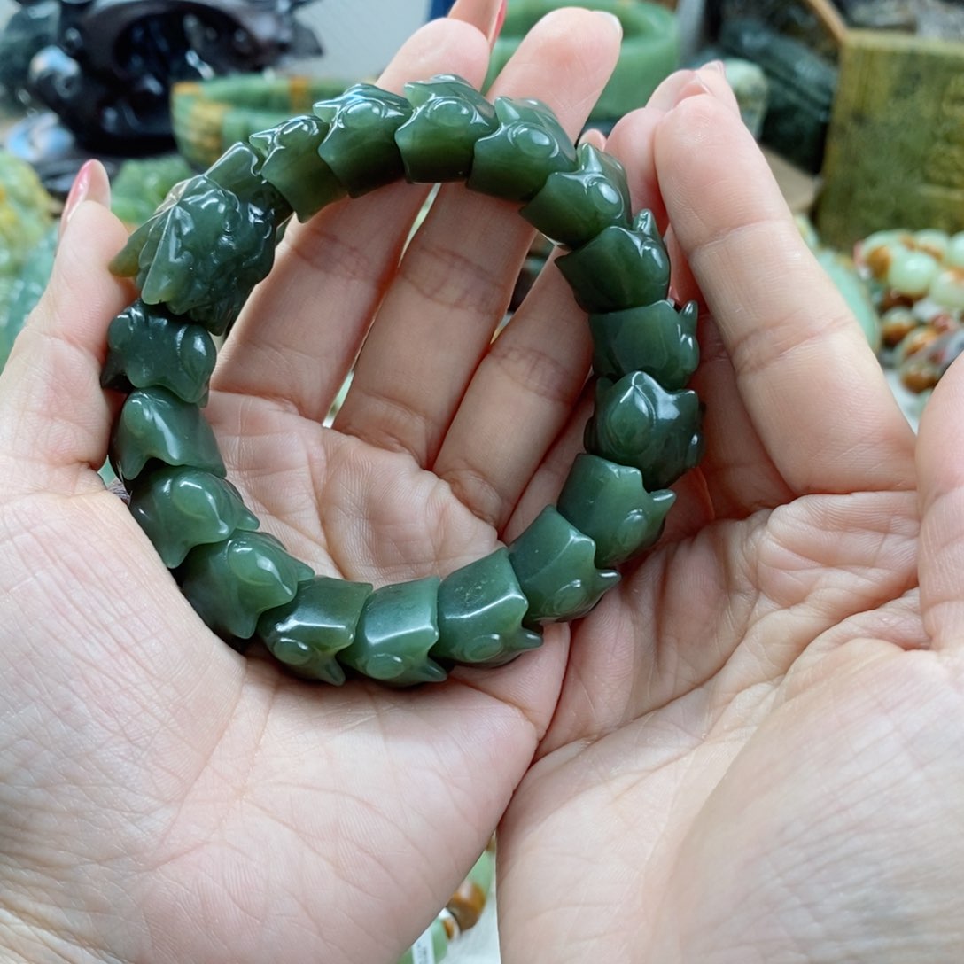 透闪石质玉手链未镶嵌和****葵