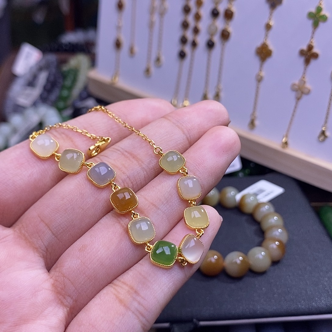 一***天和田玉未镶嵌颈饰多宝老矿料手链银