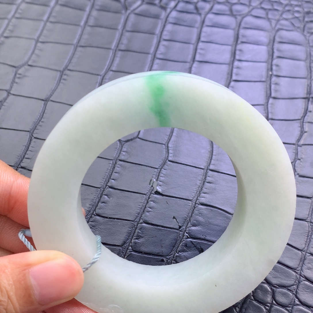 未镶嵌翡翠手镯定制翡翠