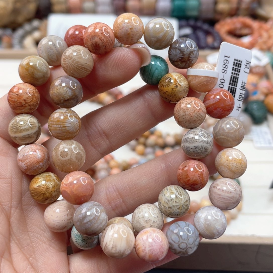 未镶嵌手链硅化玉s****妖131