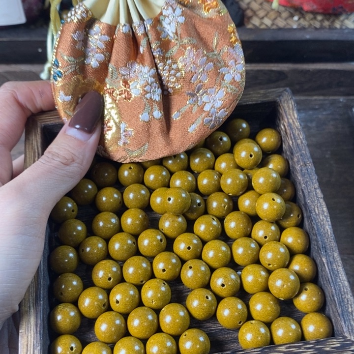 泥塑栀子盈袖1.2瑕疵珠香包约50克