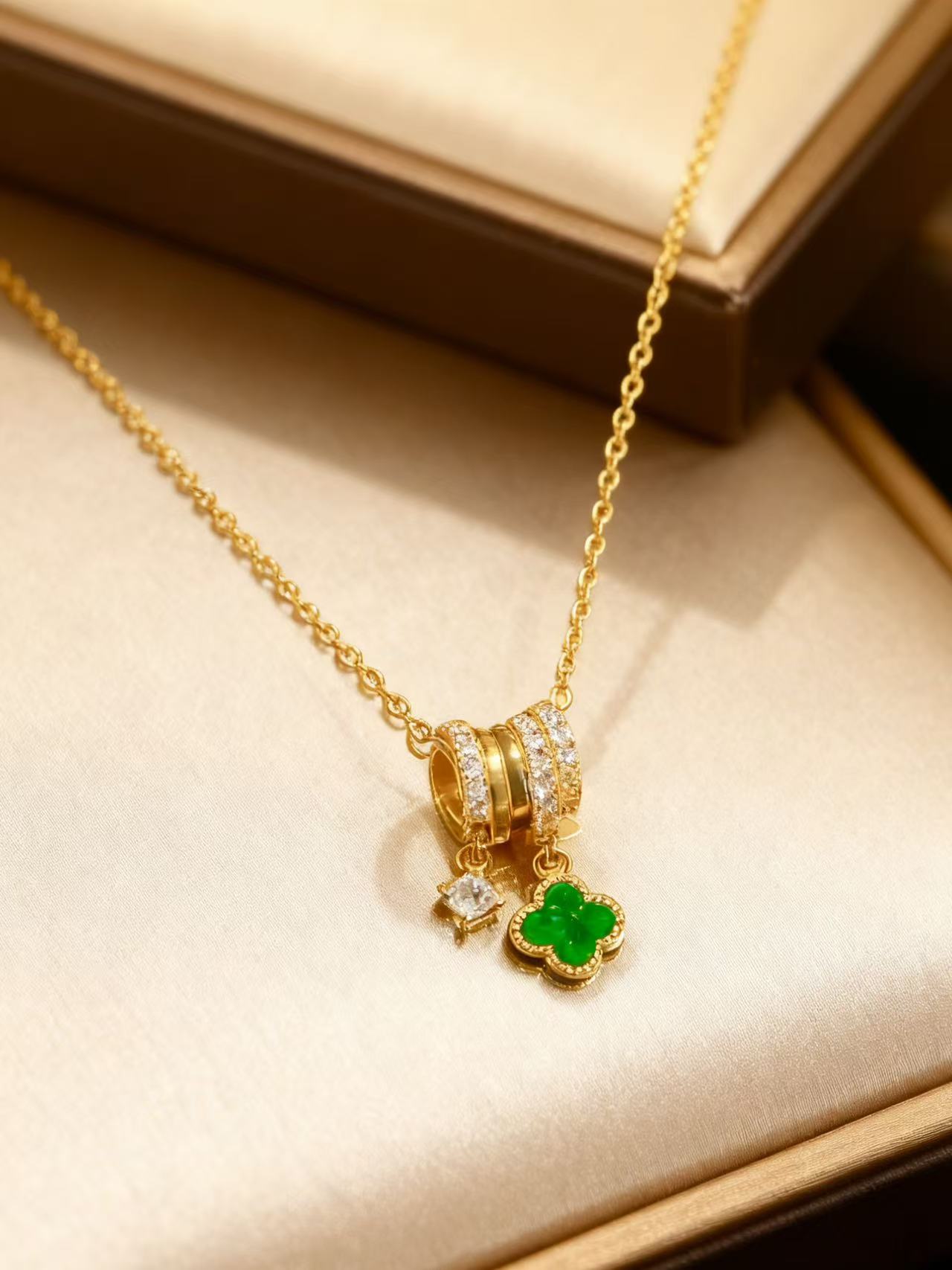 天然缅甸翡翠a货 网红爆款四叶草项链 多样性发一