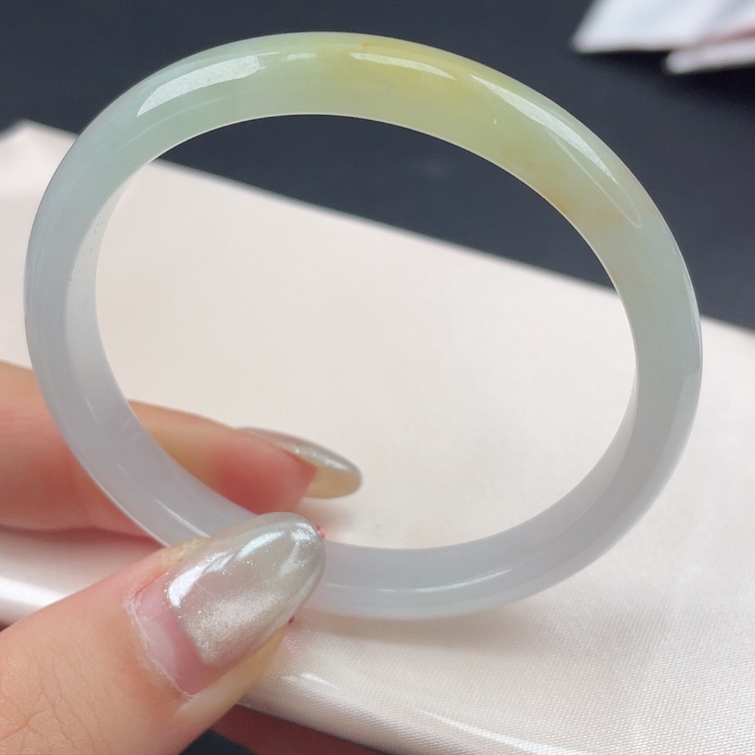 翡翠未镶嵌手镯53贵妃