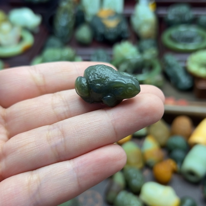 和田玉未镶嵌珠宝奇石