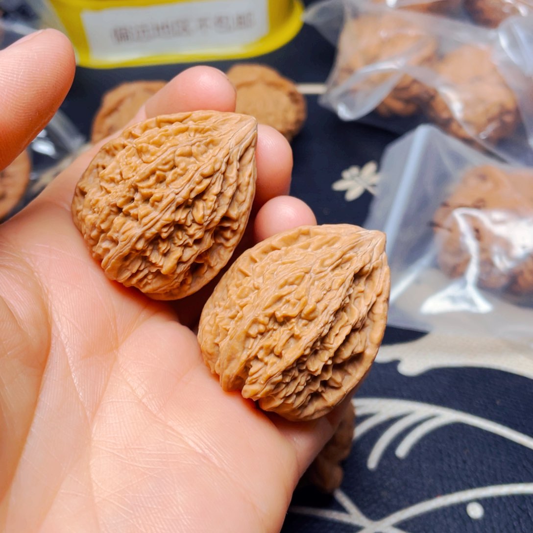 吊坠文玩核桃塔尖一对