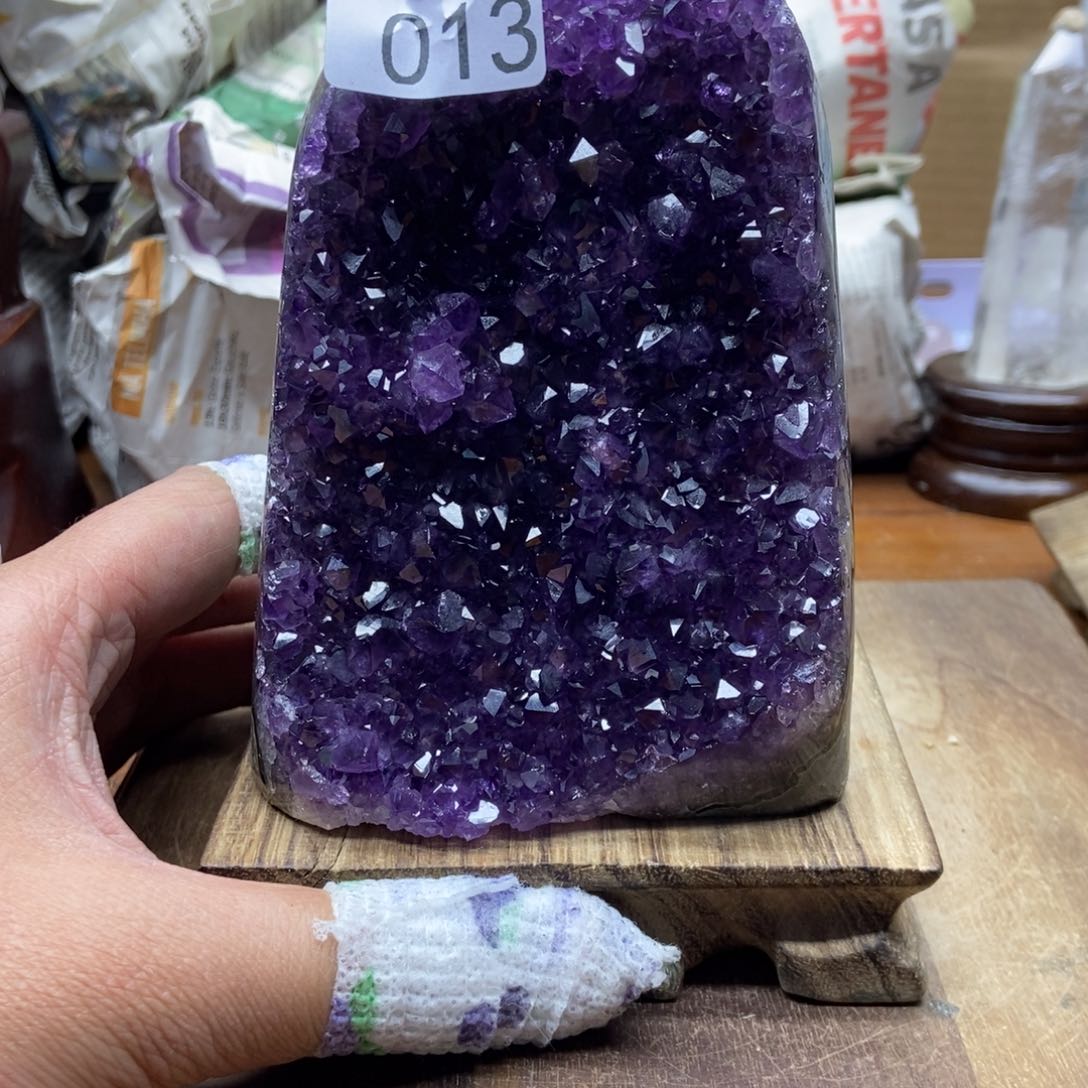 紫晶天然水晶摆件未镶嵌