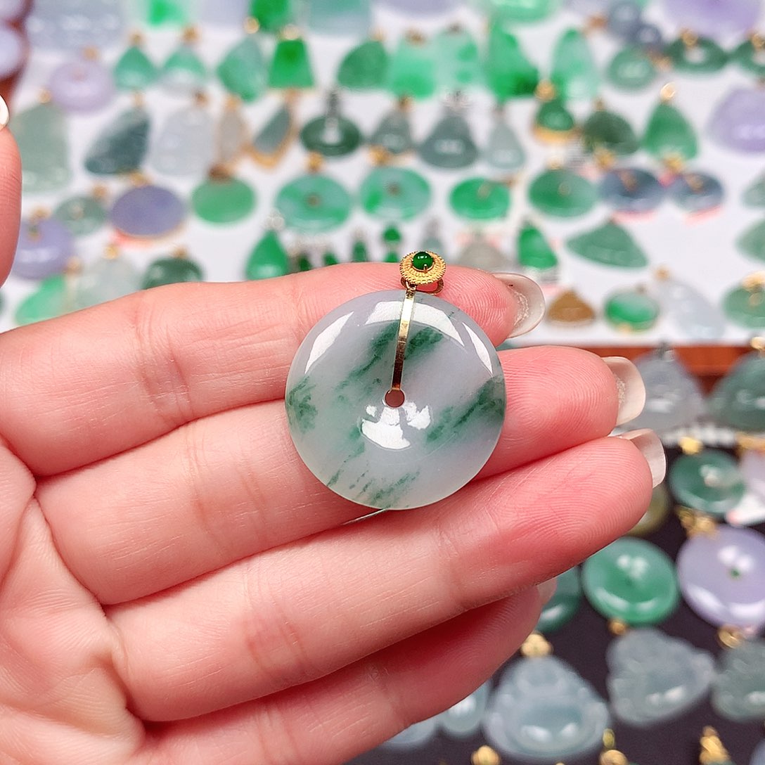 翡翠颈饰18K金镶嵌天然翡翠A货