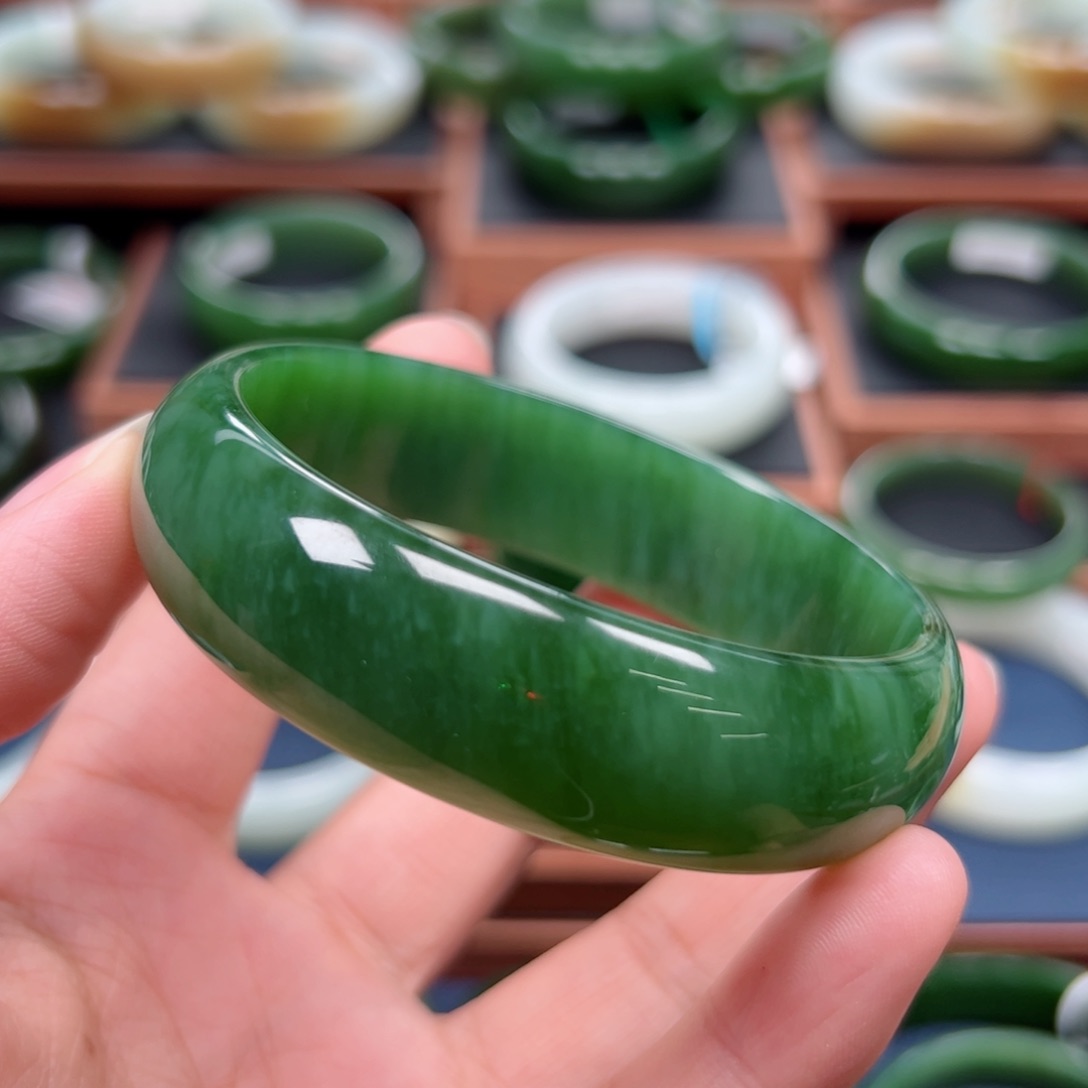 未镶嵌手镯和田玉（碧玉）