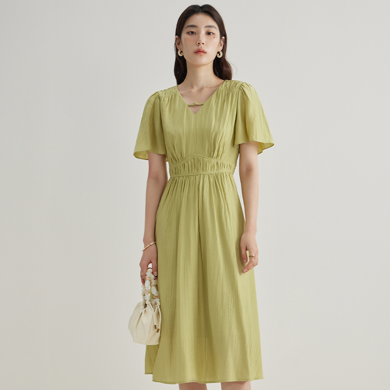 【粉丝】独束微胖M大码女装法式V领连衣裙高腰A字裙中长赫本裙子24D