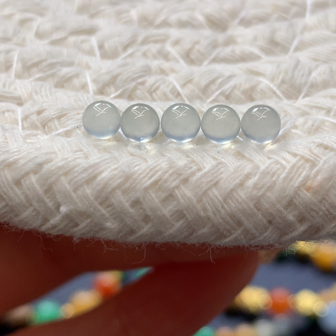 定制翡翠未镶嵌 毛货抛光定制 寒光白冰小米珠 单颗买断价 发其一