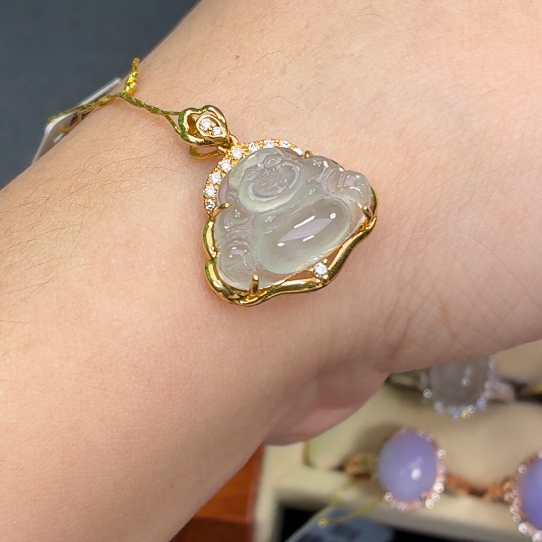 翡翠18K金镶嵌颈饰