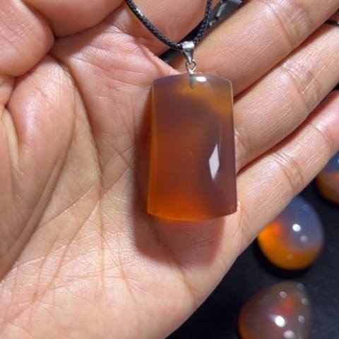 琥珀颈饰银S925镶嵌缅甸棕红珀平安无事