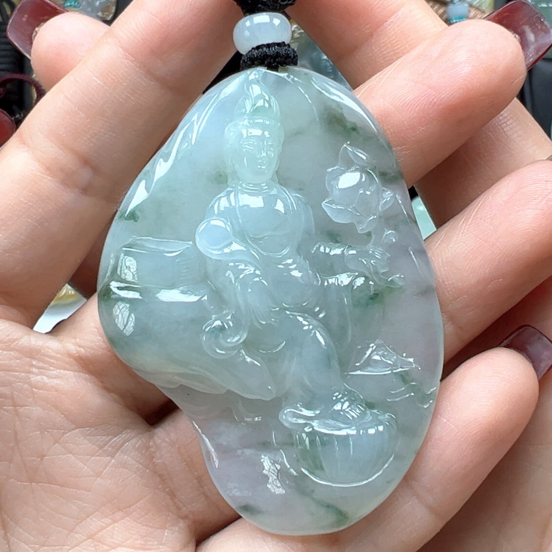 翡翠颈饰未镶嵌观音
