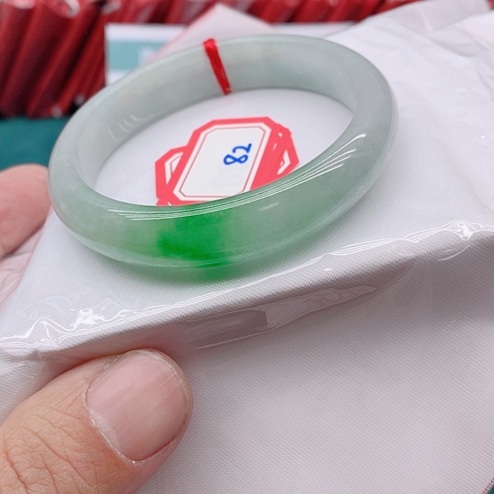 翡翠手镯未镶嵌潇*?8222222222