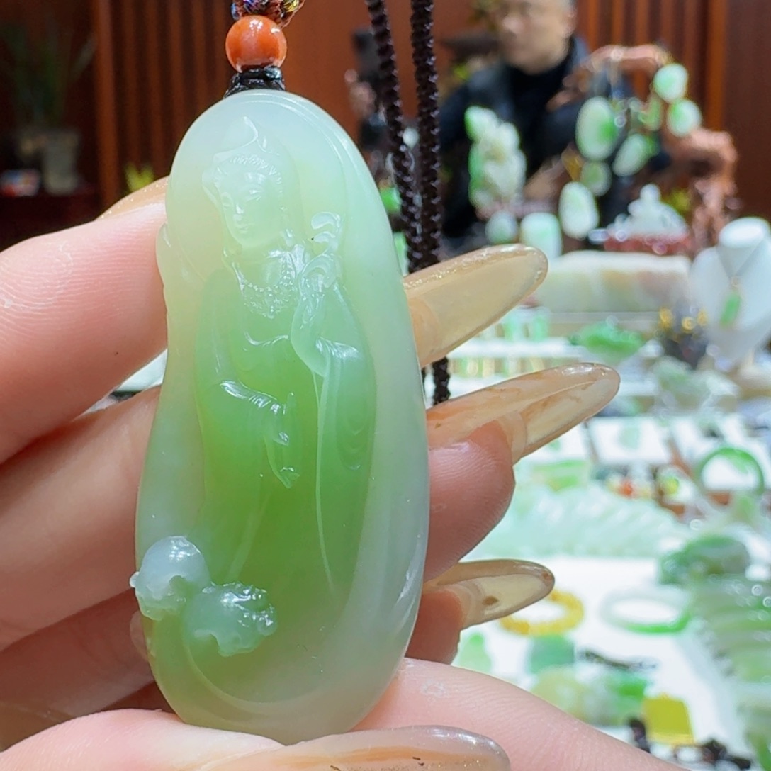 和田玉翠青冰底观音未镶嵌