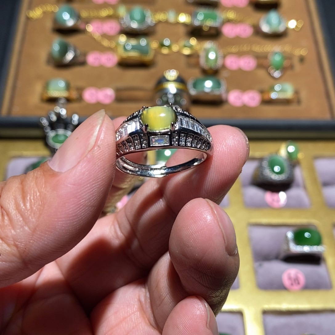 和田玉（碧玉）戒指未镶嵌月**光