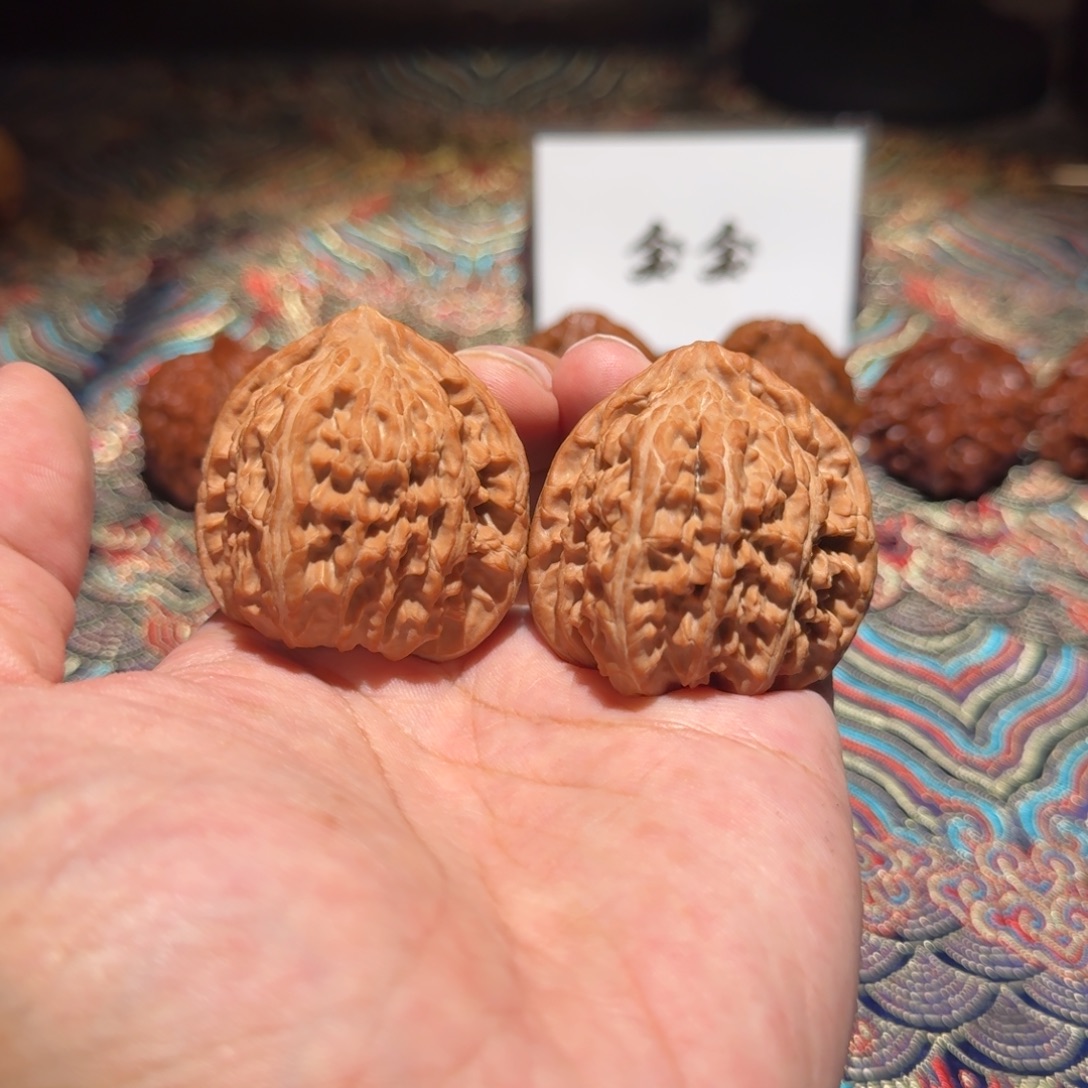 把件核桃764延庆三角白，尺寸41